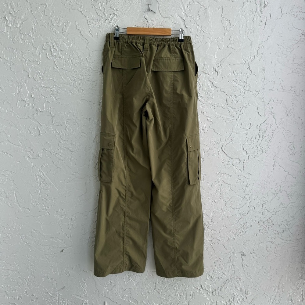 Love tree women’s Olive Loose Fit Parachute Cargo Pants, size Medium - Picture 14 of 15